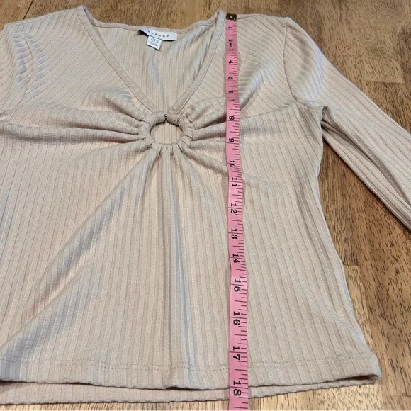 Topshop ribbed O-ring long sleeve crop top Size 6 - Picture 6 of 8